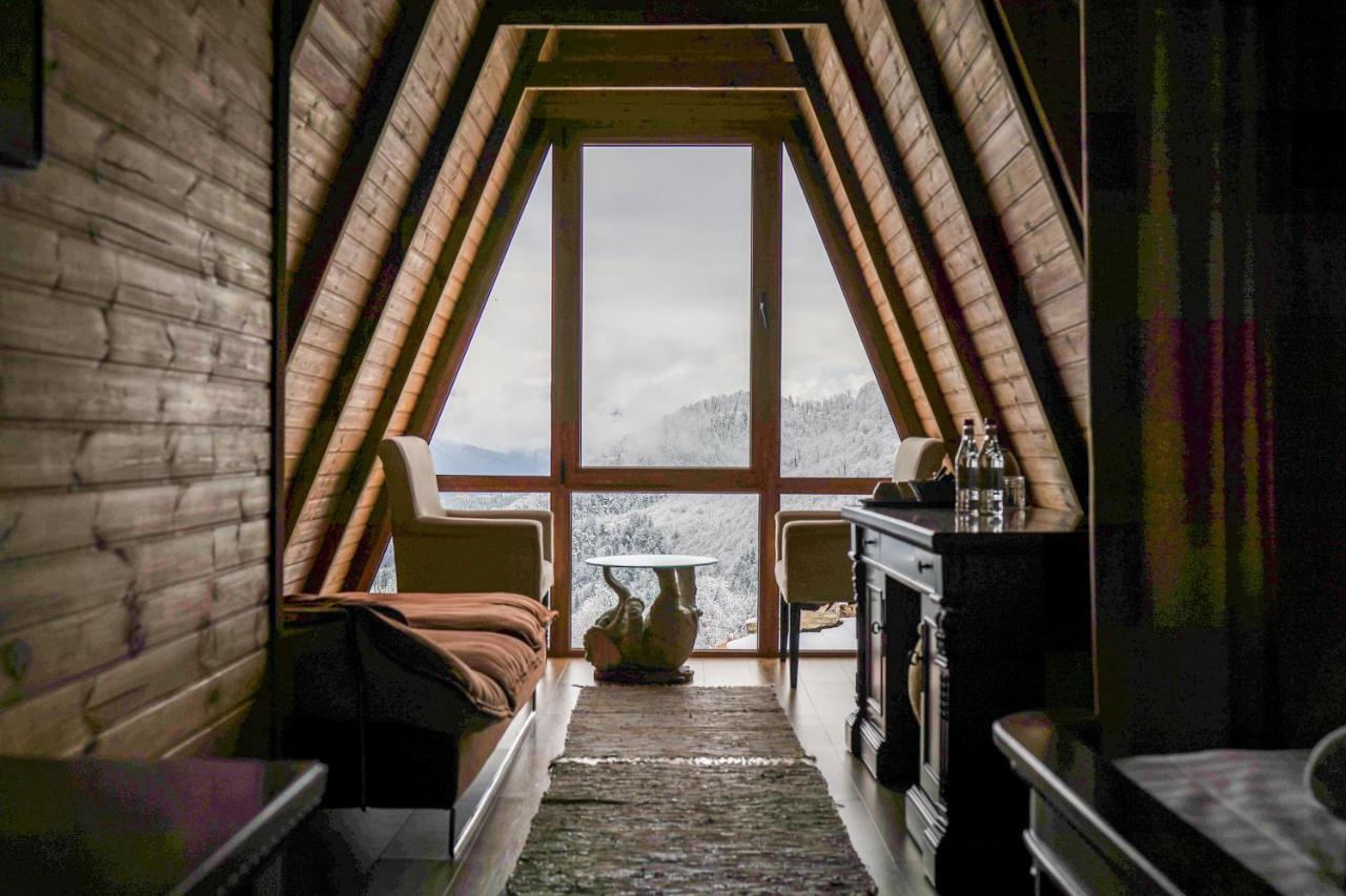 Alpine Castle Hotel ดีลีจาน ภายนอก รูปภาพ