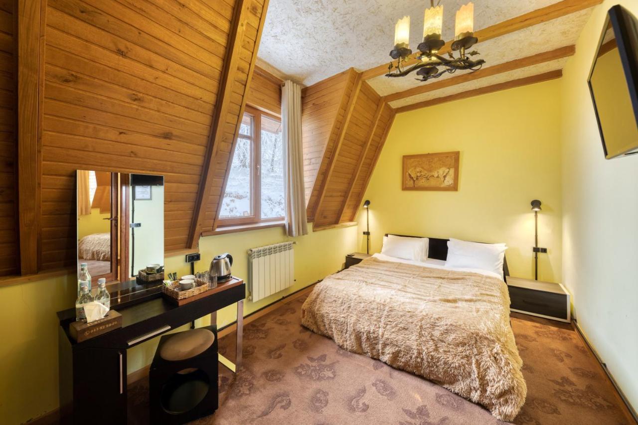 Alpine Castle Hotel ดีลีจาน ภายนอก รูปภาพ
