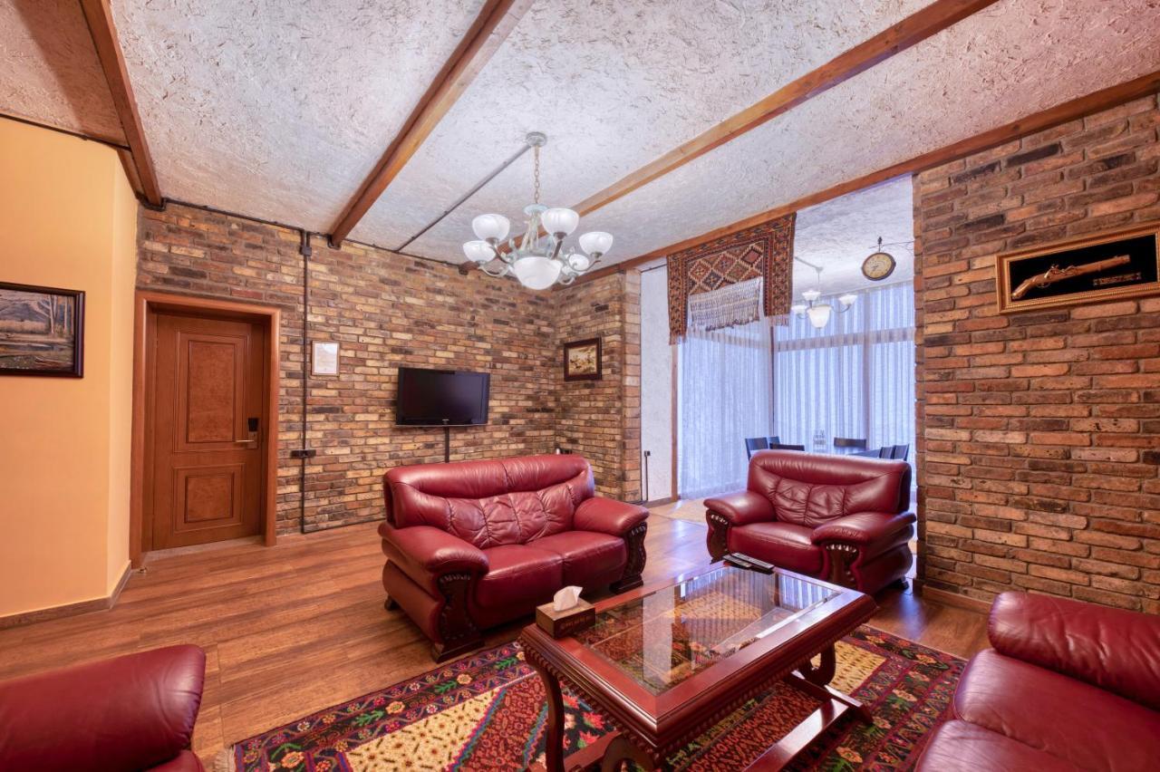 Alpine Castle Hotel ดีลีจาน ภายนอก รูปภาพ