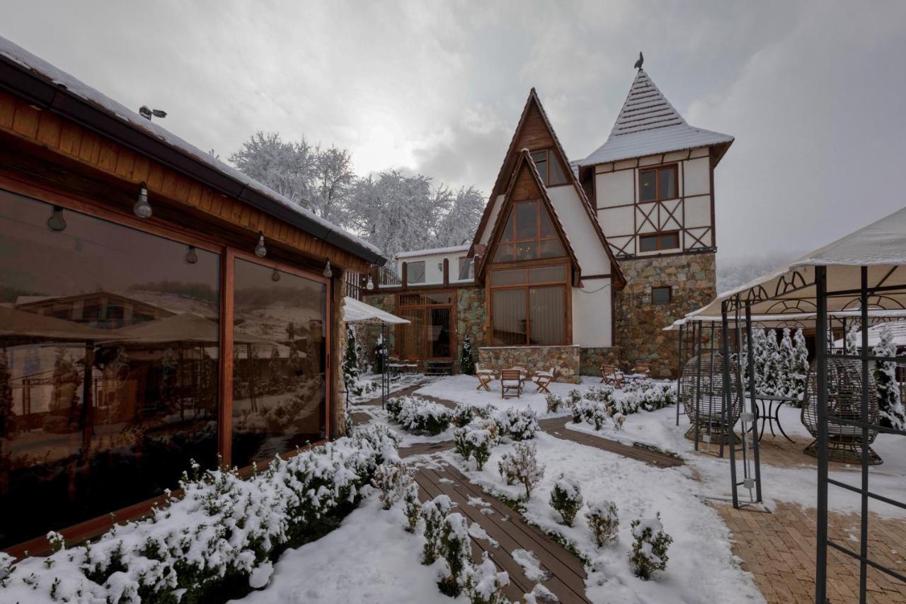 Alpine Castle Hotel ดีลีจาน ภายนอก รูปภาพ