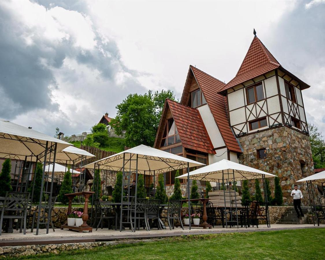 Alpine Castle Hotel ดีลีจาน ภายนอก รูปภาพ